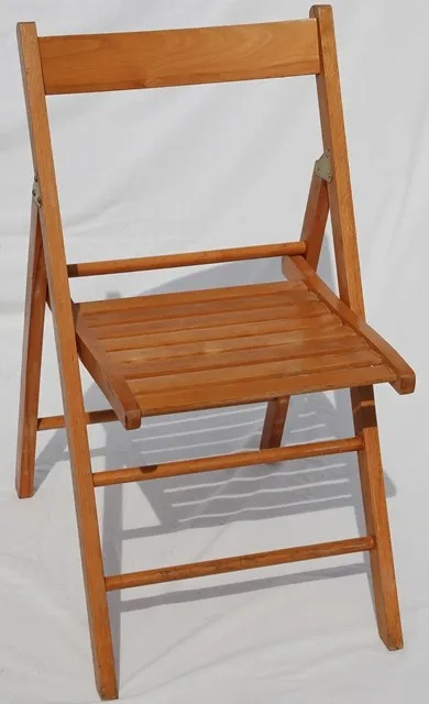 השכרת כיסאות עץ תאילנדי